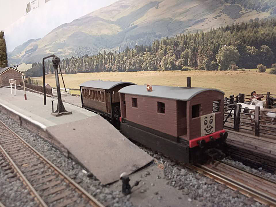 Tram engine with carriage